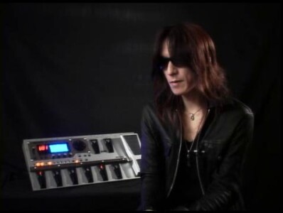 Boss GT-10 ケース付き　スギゾー sugizo_gt10-398x300.jpg