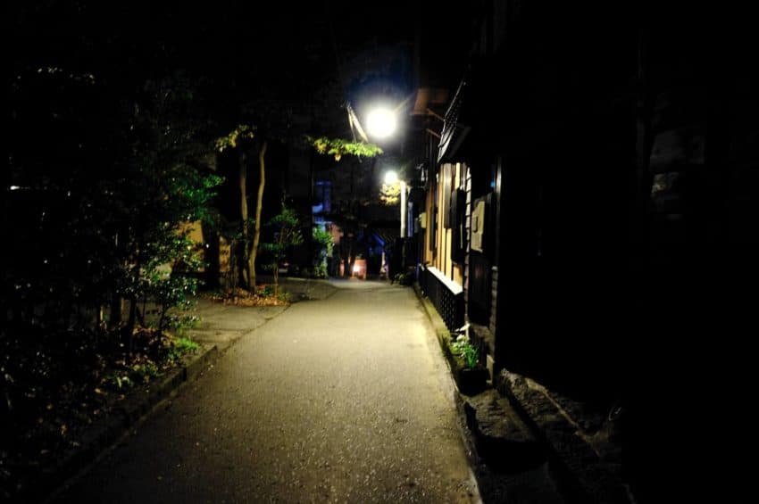 黒川温泉。夜道。