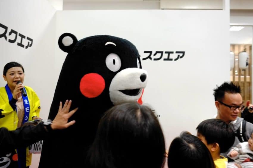 中国語らしき言語も飛び交ってた。国際的大人気くまモン。