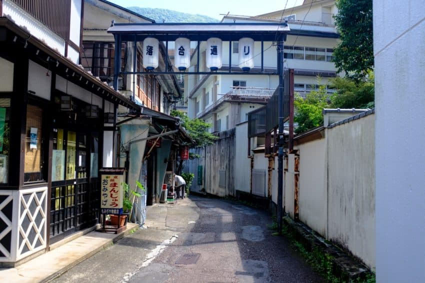 四万温泉 温泉街