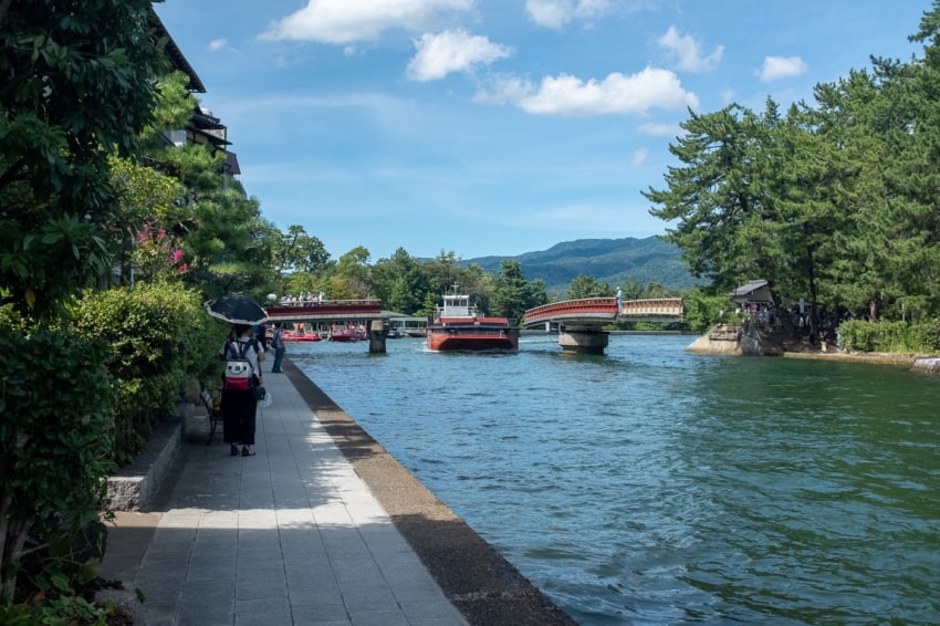 廻旋橋