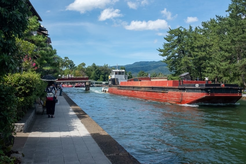廻旋橋