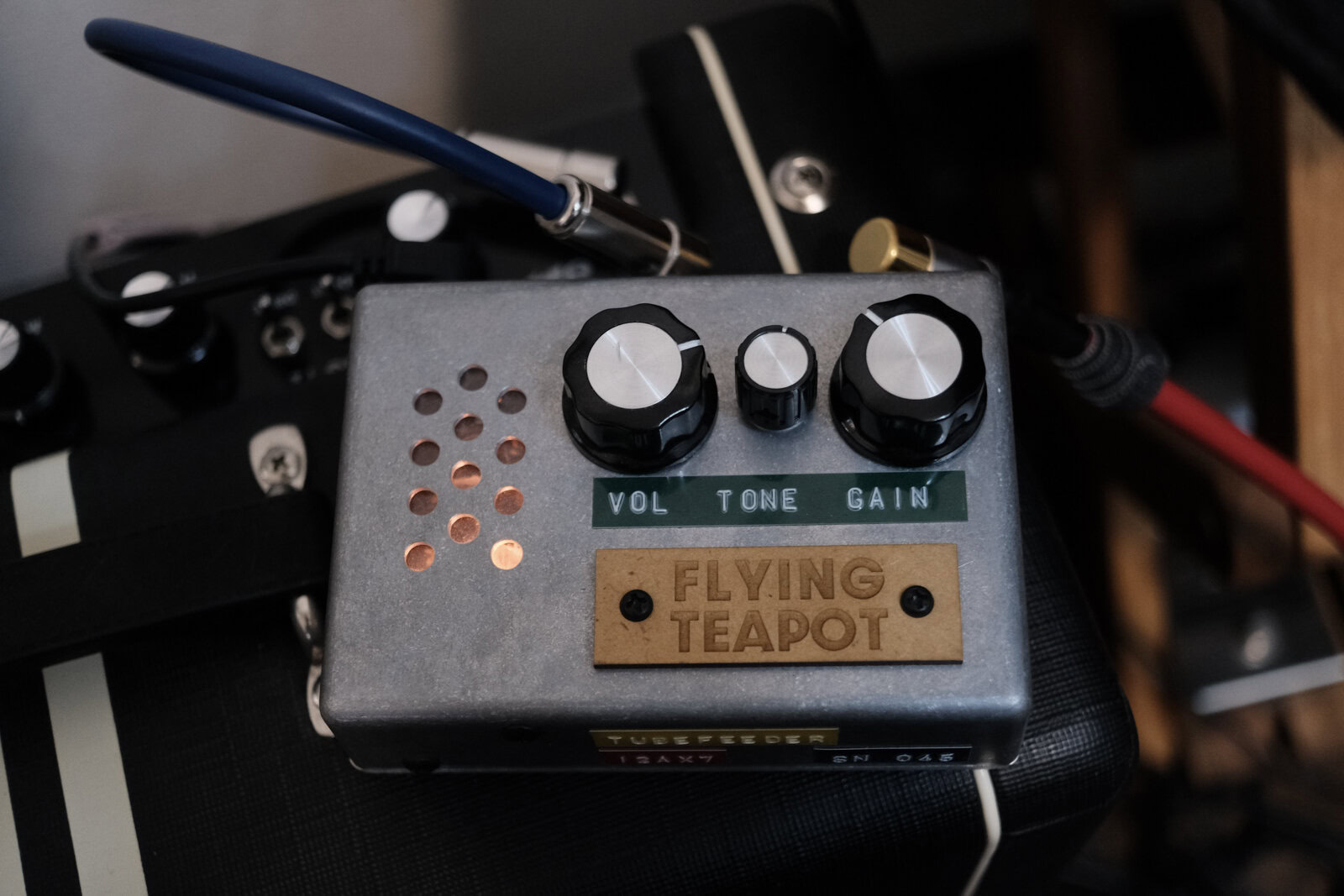 FlyingTeapot TubeFeeder